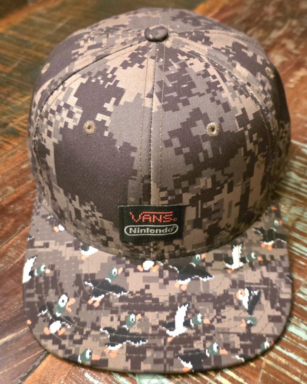 Vans X Nintendo DUCK HUNT 8-Bit Snapback Hat Cap Rare